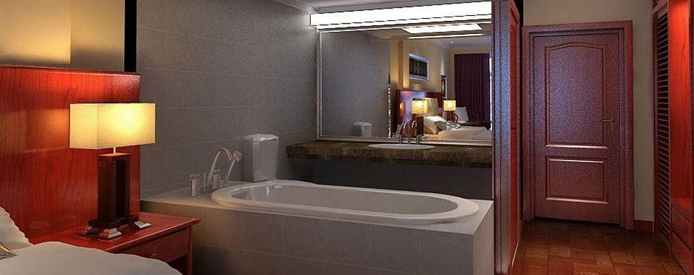 Diamond Hotel Пномпень Экстерьер фото